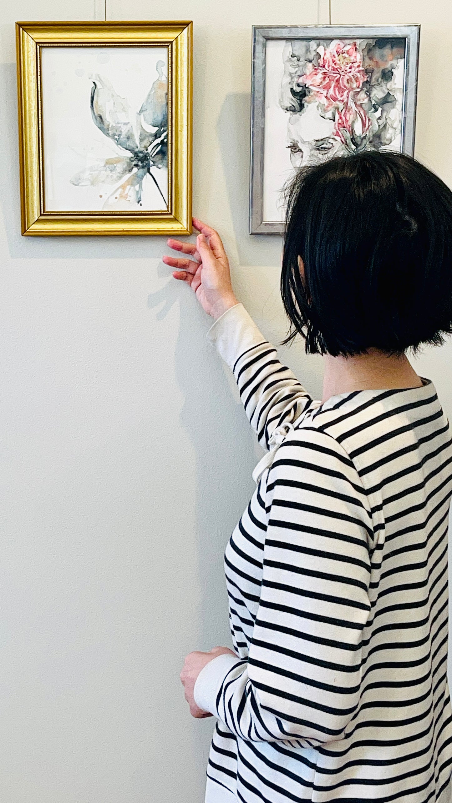 Floral Fluidity | Abstract Flower Painting in Alcohol Ink |Acrylic Glass Print in Floating Frame | Wall Art Decor